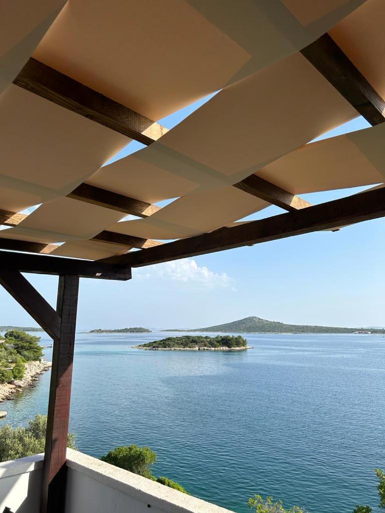 Alleinstehendes Haus Am Meer Robinson Tkon Esterno foto